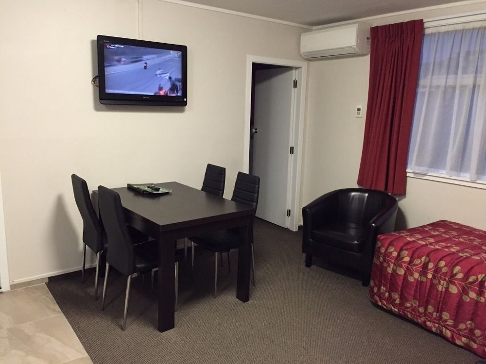 Dupont Motels Lower Hutt Eksteriør billede
