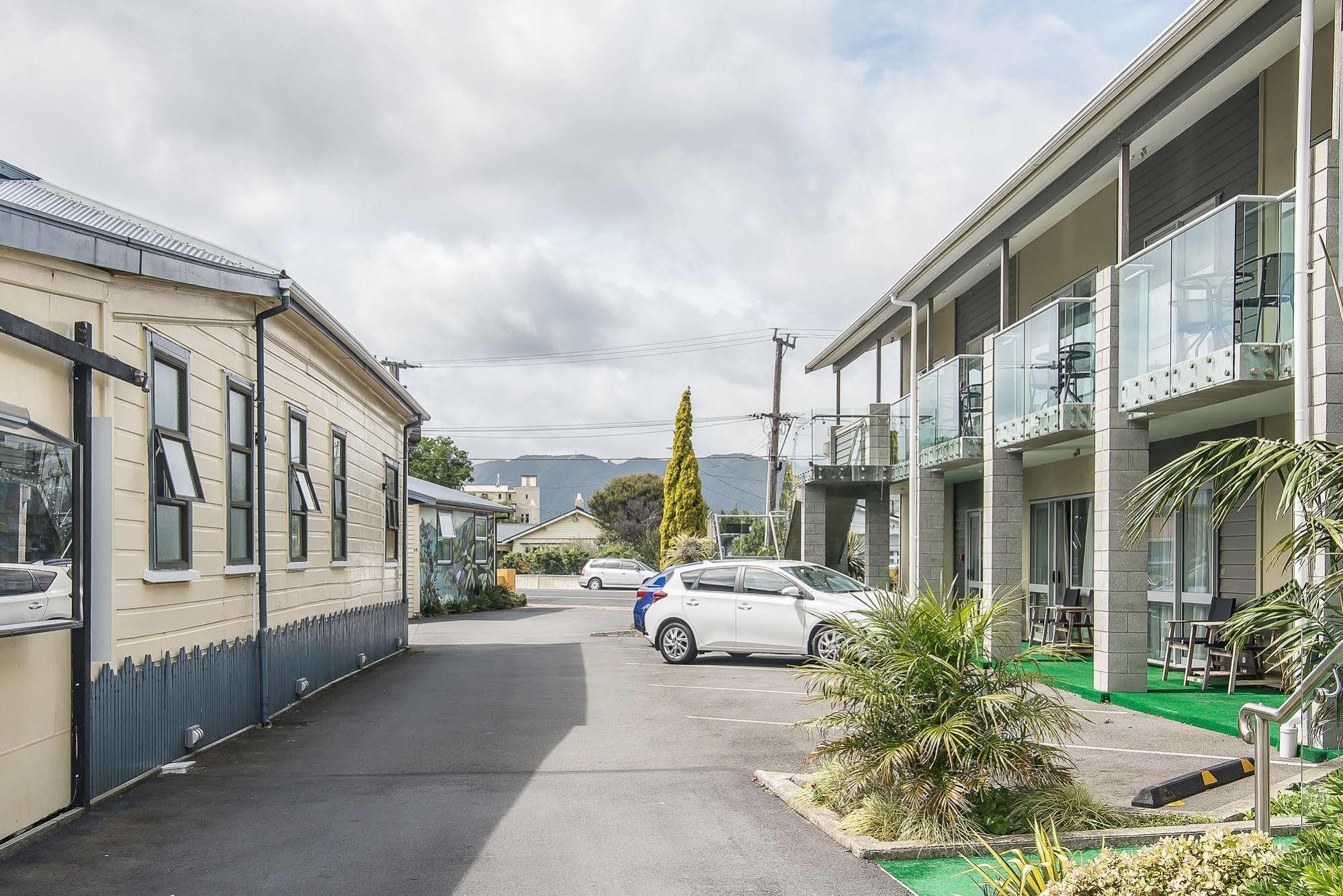 Dupont Motels Lower Hutt Eksteriør billede